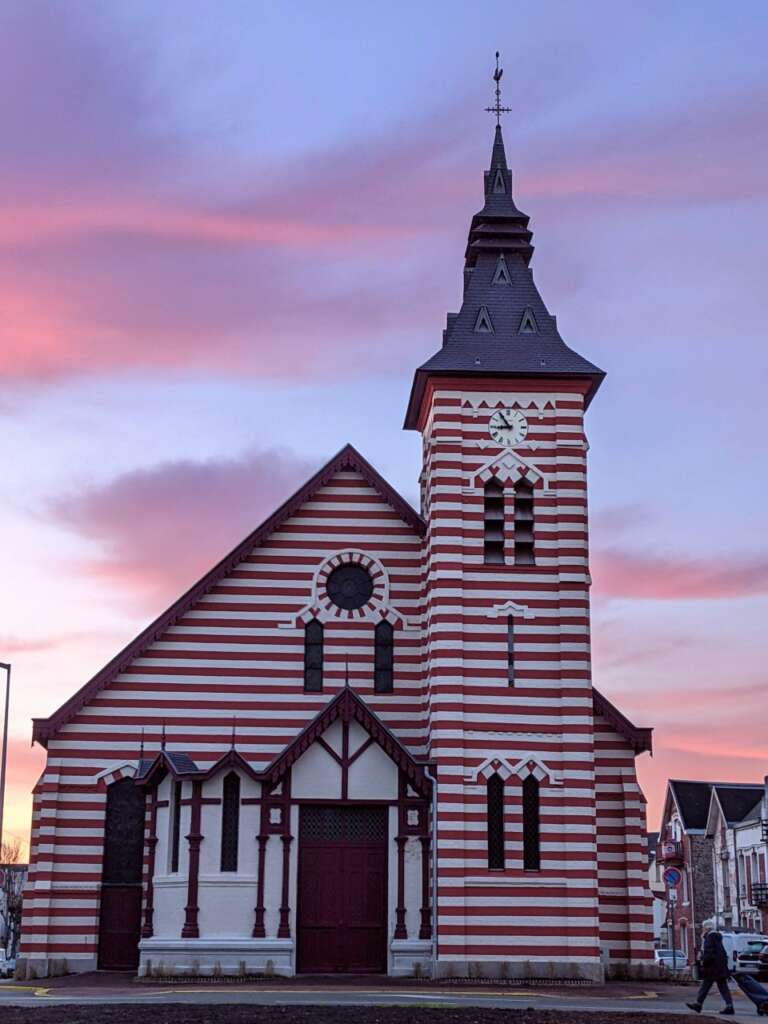 eglise rayée rouge skyrush